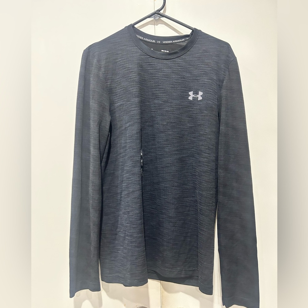 Brand New Under Armour Men's Charcoal Long Sleeve workout shirt